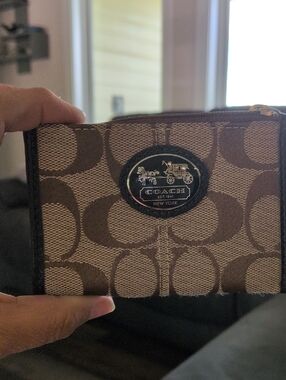 Coach Signature C Canvas Card Wallet
